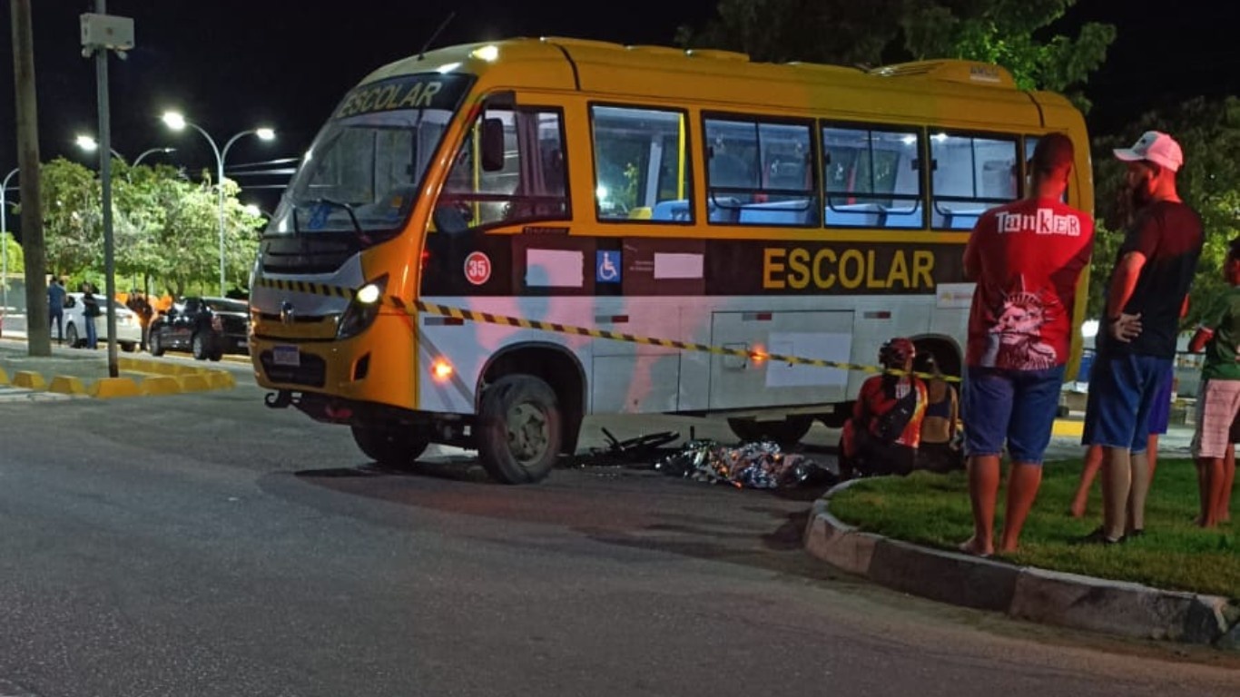 Tragédia em Arcoverde: Morte em Acidente com Ônibus Escolar Sublinha Urgência na Segurança do Transporte Regional