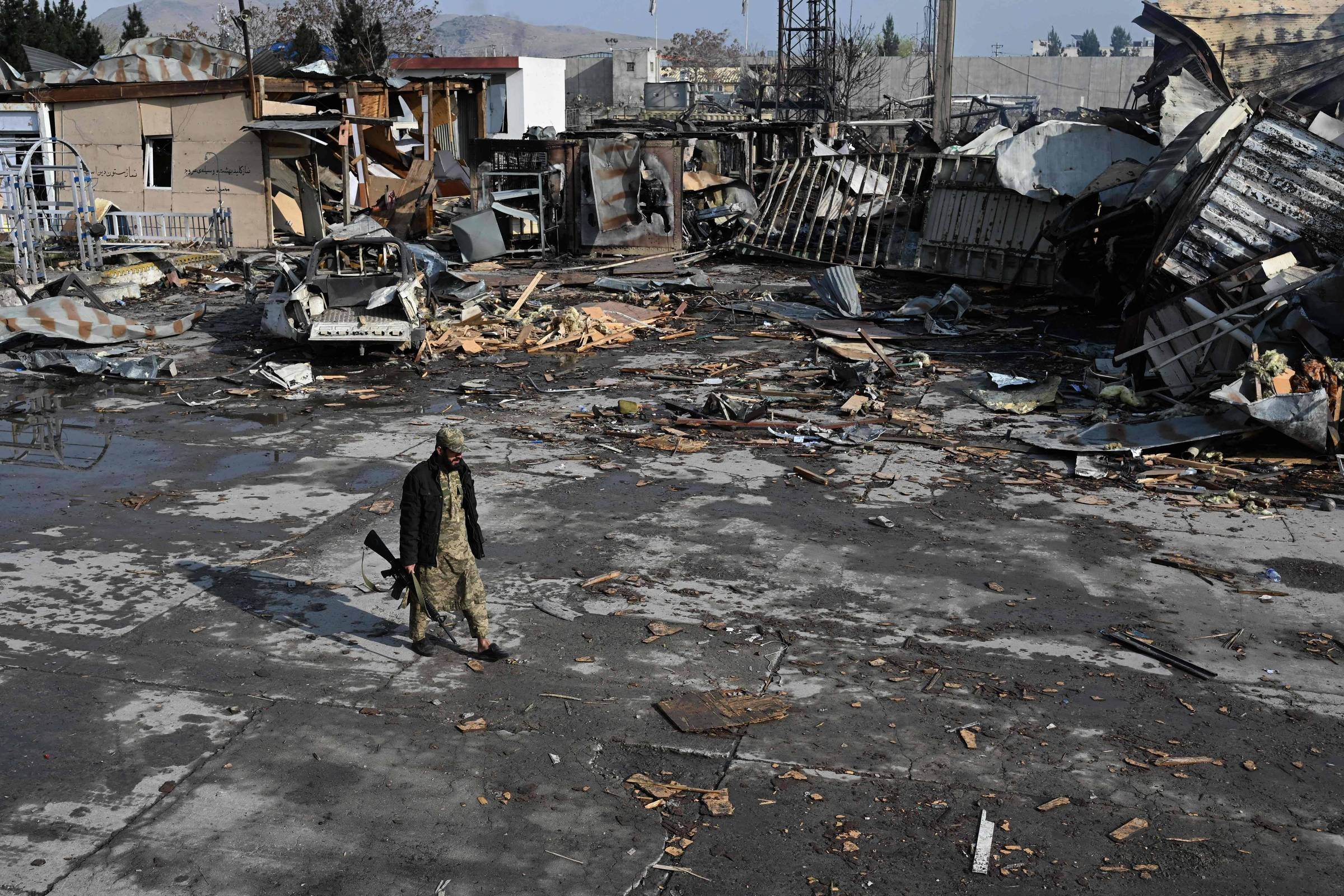 Escalada Fatal: Acusação de Ataque a Hospital no Afeganistão Aprofunda Crise Regional
