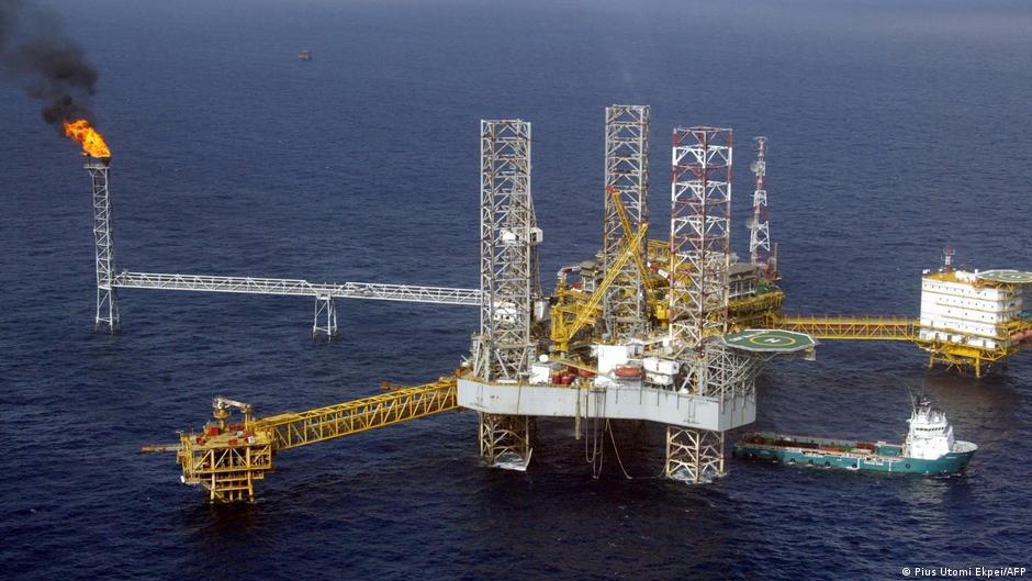 Estreito de Ormuz Sob Tensão: A Resposta Limitada da África e o Impacto no Consumidor Global