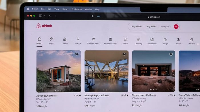 Airbnb Expande Horizonte para Além da Hospedagem: O 'Primeira Milha' como Nova Fronteira na Disputa Tecnológica de Viagens