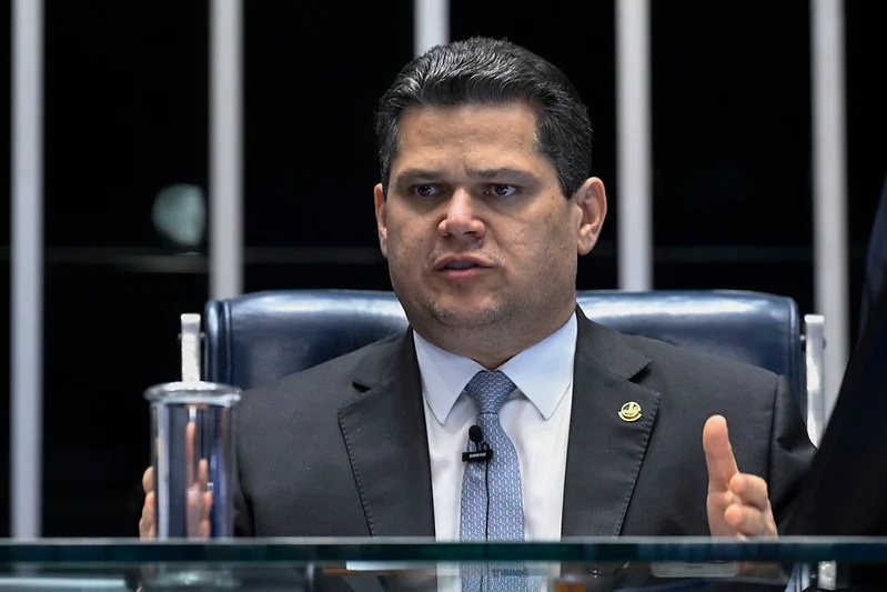 Manobra no Senado Redefine Rumo da Jornada de Trabalho e Acelera Nova Flexibilização