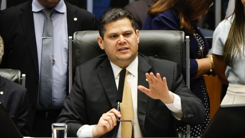 A PEC da Jornada 6x1: Alcolumbre Redesenha o Ritmo Legislativo e Seu Impacto Além do Congresso