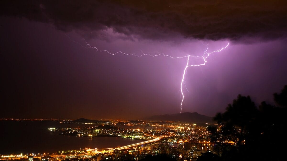 Santa Catarina: Alerta de Temporais e a Reconfiguração da Resiliência Regional frente ao Clima Extremo