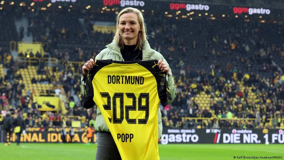 Alexandra Popp no Borussia Dortmund: A Reconfiguração Estratégica do Futebol Feminino Alemão