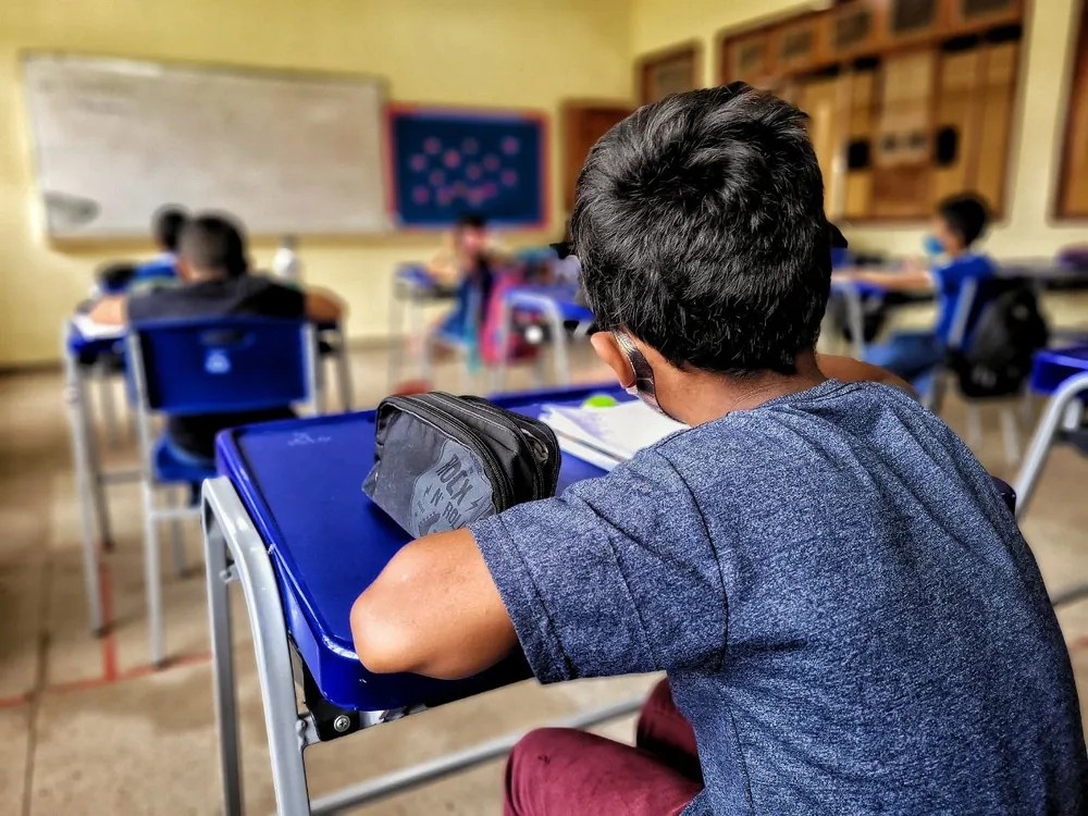 Amapá em Xeque: A Dissonância Educacional da Base ao Ensino Superior