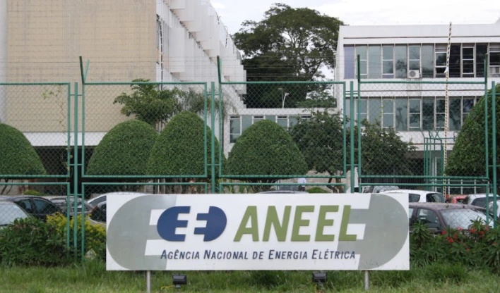 Descompasso Tributário da Light: ANEEL Adverte para Majoração da Conta de Luz e o Efeito Cascata no Setor Elétrico