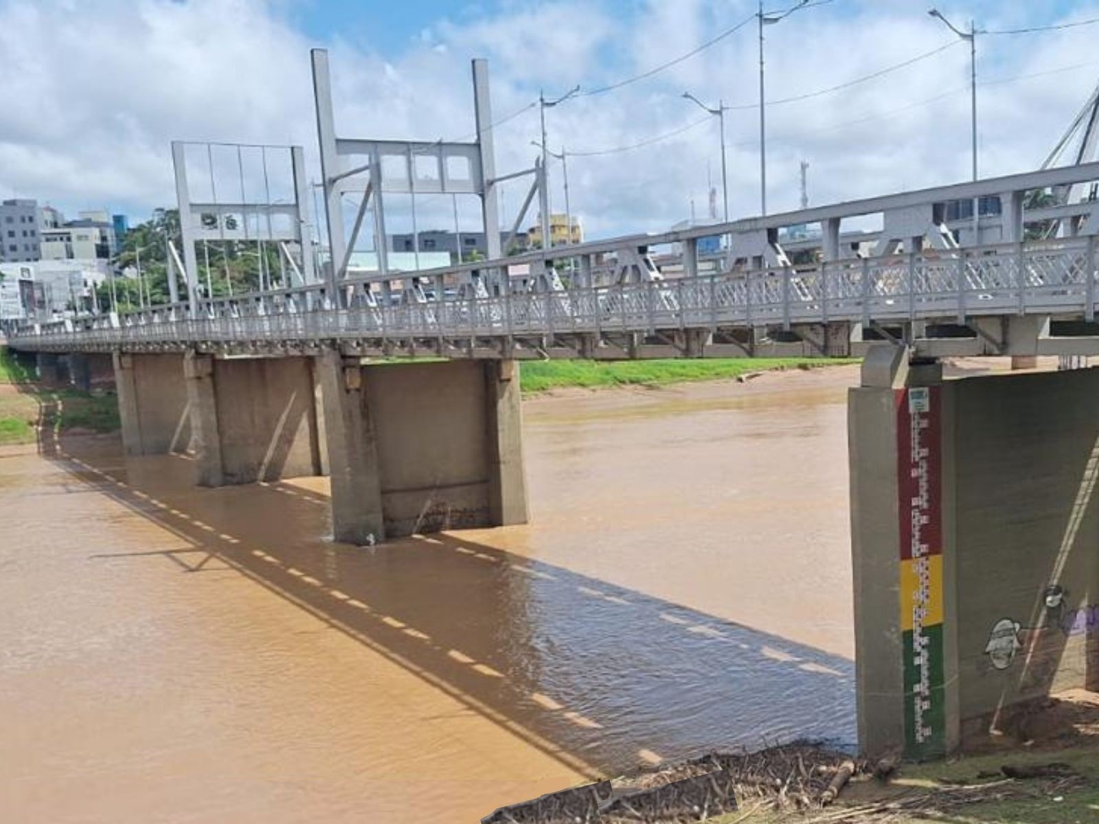 Vazante do Rio Acre: Uma Análise da Frágil Estabilidade Climática em Rio Branco