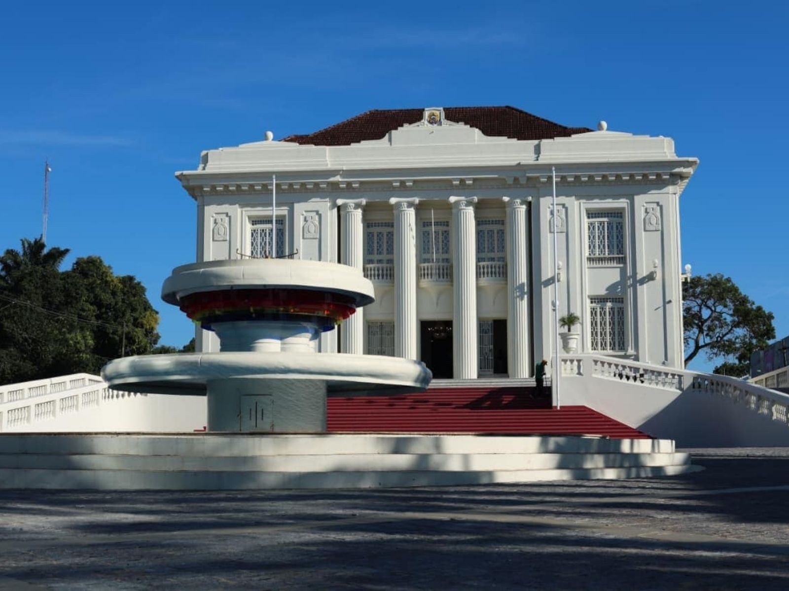 Palácio Rio Branco Reabre: Análise do Impacto Pós-Reforma e os Desafios da Gestão Pública no Acre