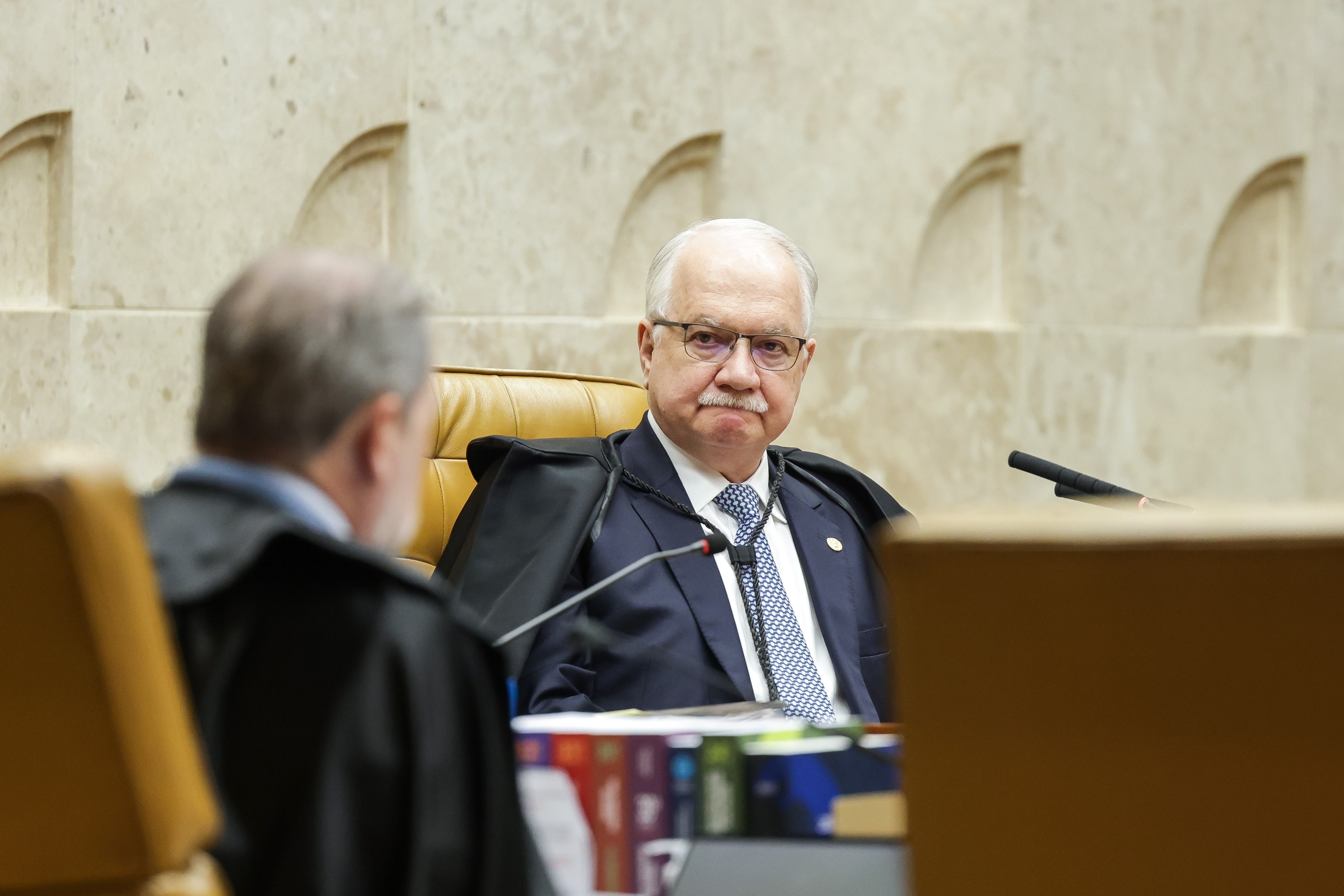 Ataques de Milei ao STF Geram Tensão Diplomática e Alerta Institucional no Brasil