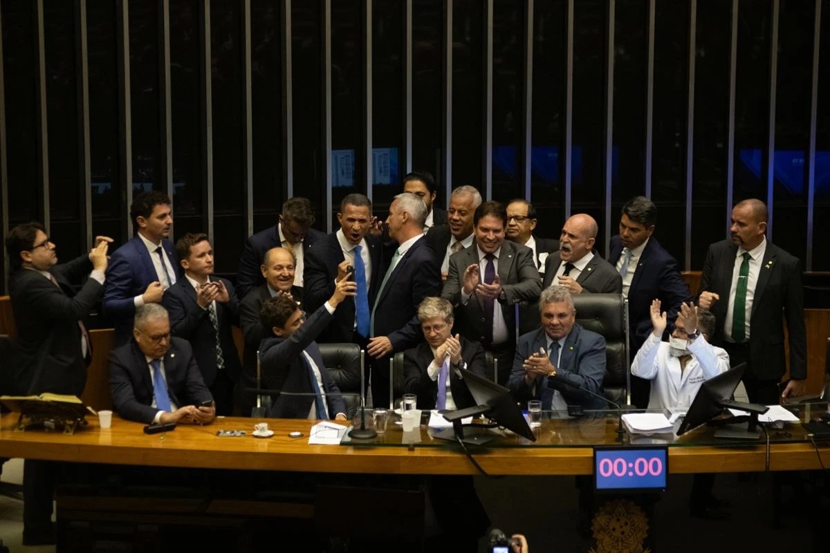 CPI do Banco Master: A Convergência Perigosa entre Finanças e o Poder Político no Brasil