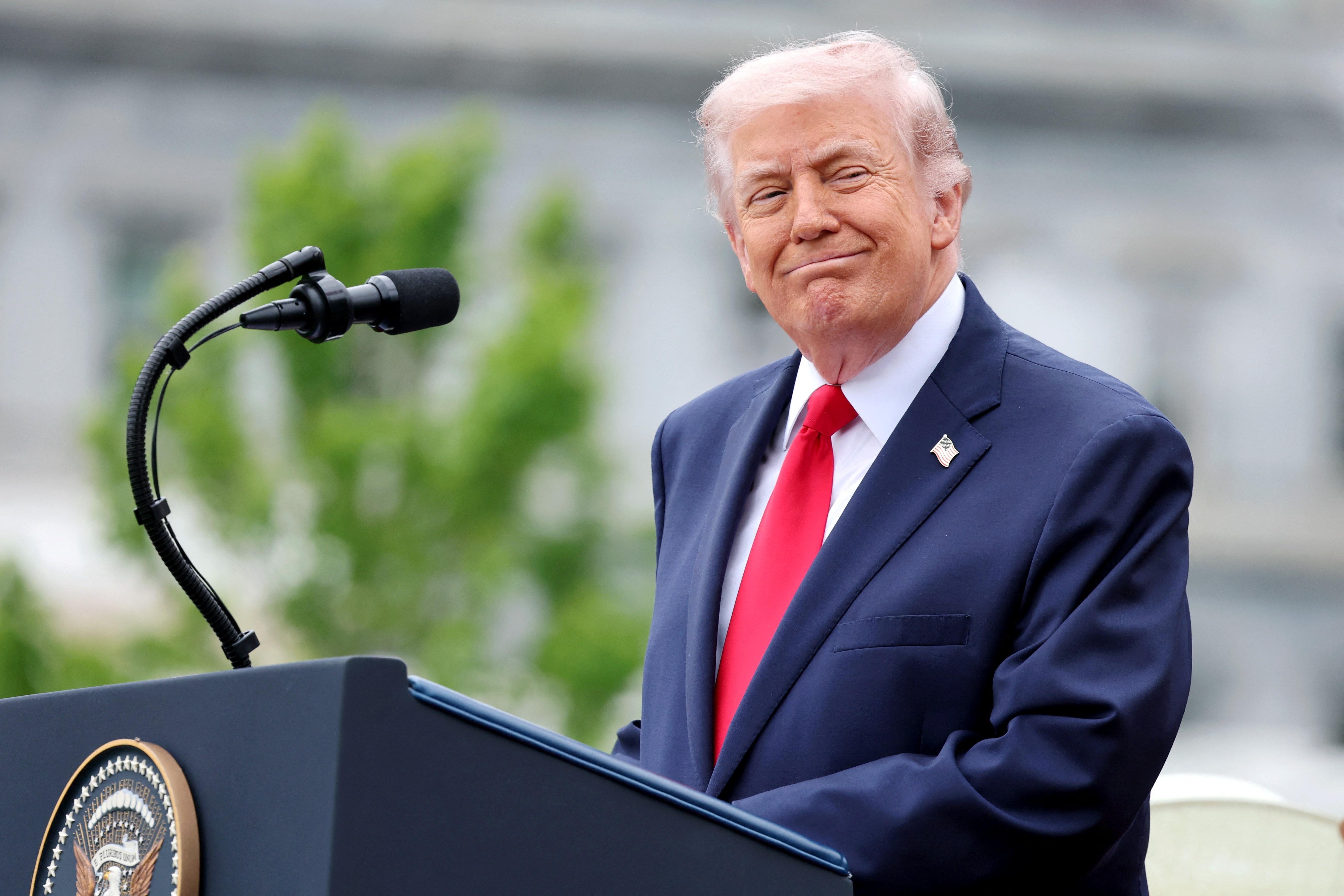 O Uísque como Moeda Diplomática: A Suspensão de Tarifas de Trump e o Cenário Pós-Acordo EUA-Reino Unido