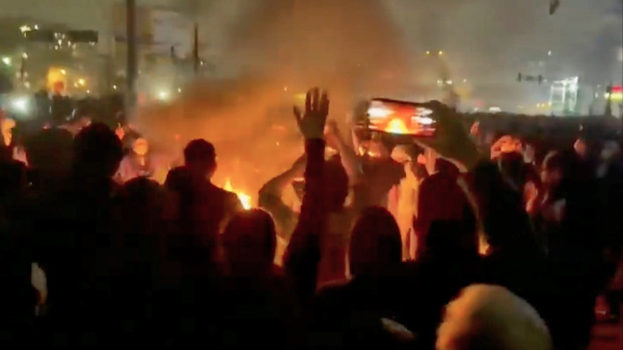 Execuções no Irã Aprofundam Crise Interna e Elevam Tensão Geopolítica