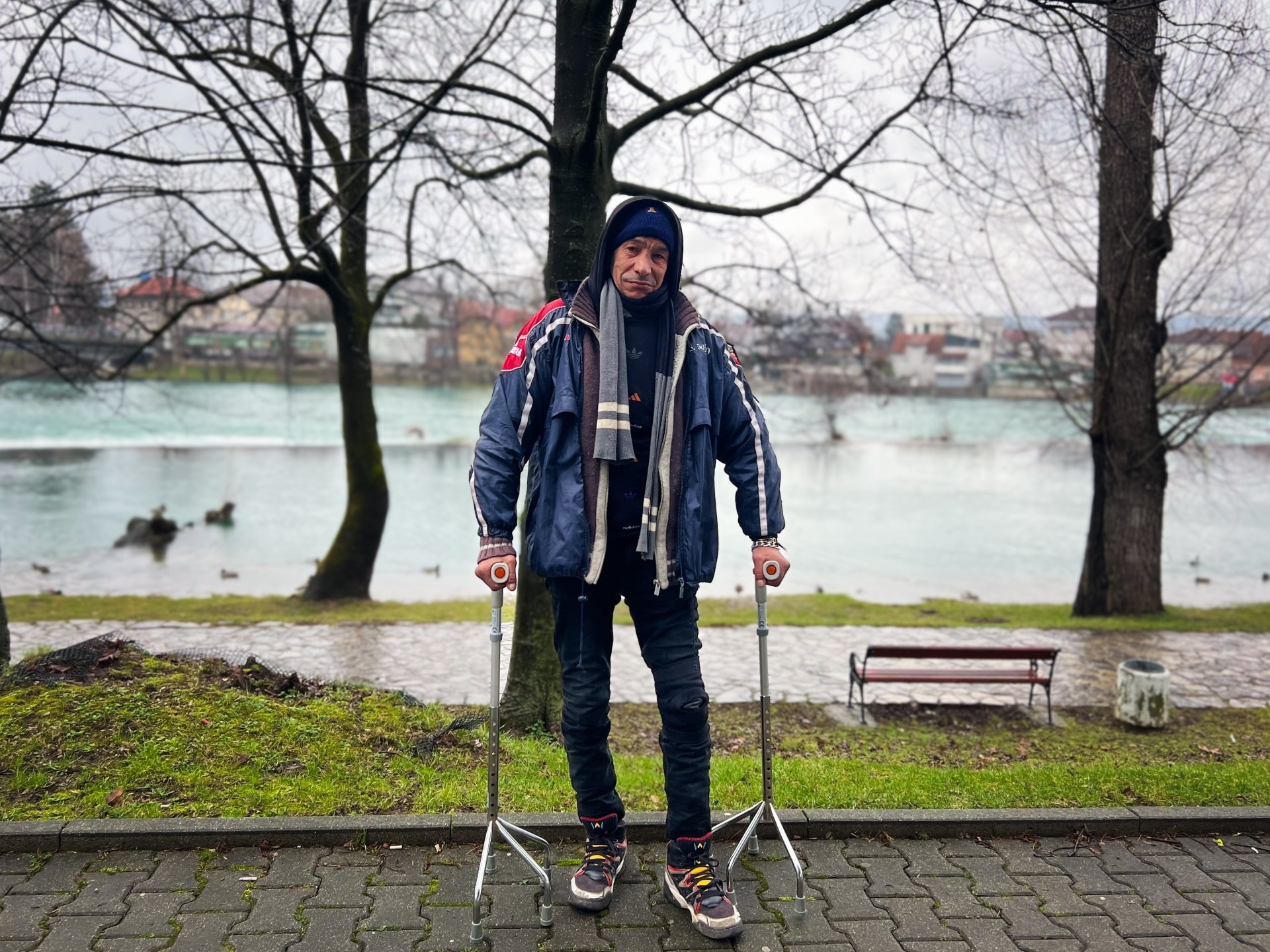 Refugiados nos Balcãs: Sob a Sombra da Brutalidade e Desespero na Fronteira Europeia