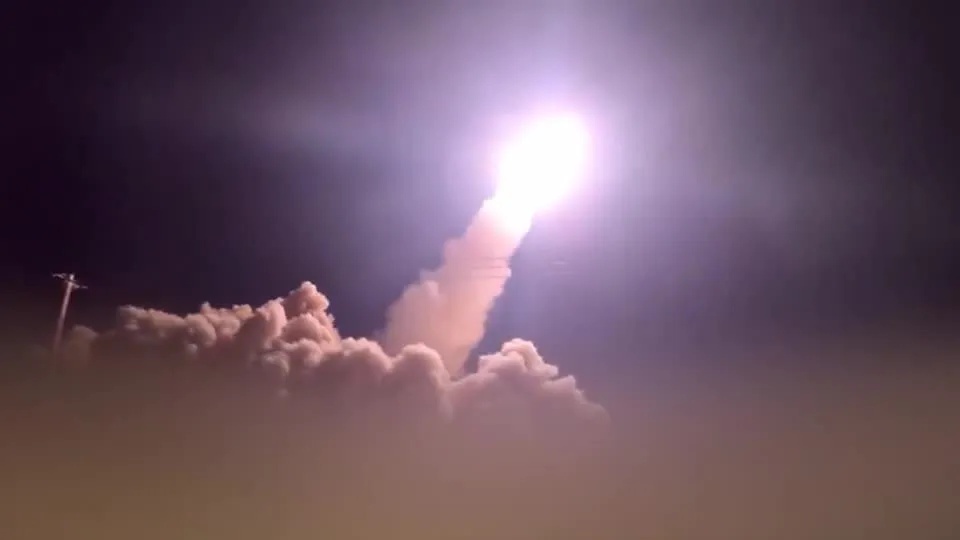 Oriente Médio em Ponto de Ruptura: Ataque Iraniano Sinaliza Escalada que Afeta o Mundo