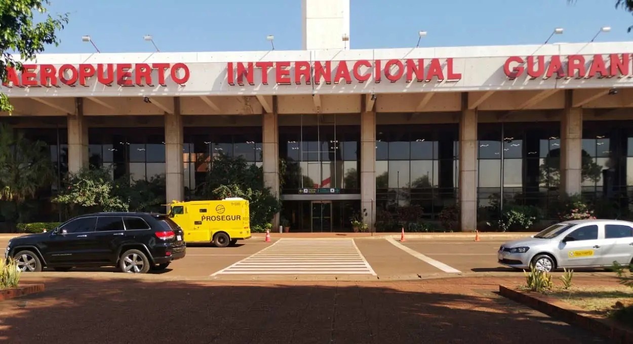 Colapso Aéreo no Paraguai: O Saque de Milhões e a Fragilidade da Ordem Social