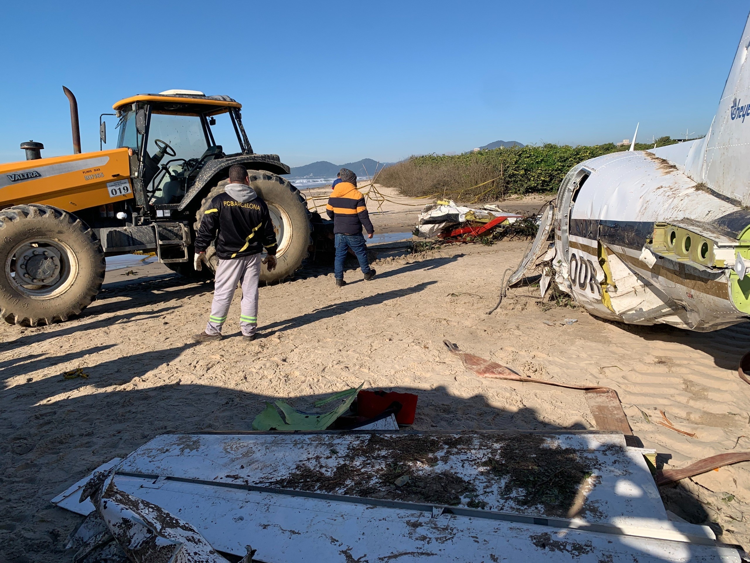 Navegantes: Incidente Aéreo na Meia Praia Desencadeia Debate Sobre Segurança, Meio Ambiente e Logística Regional