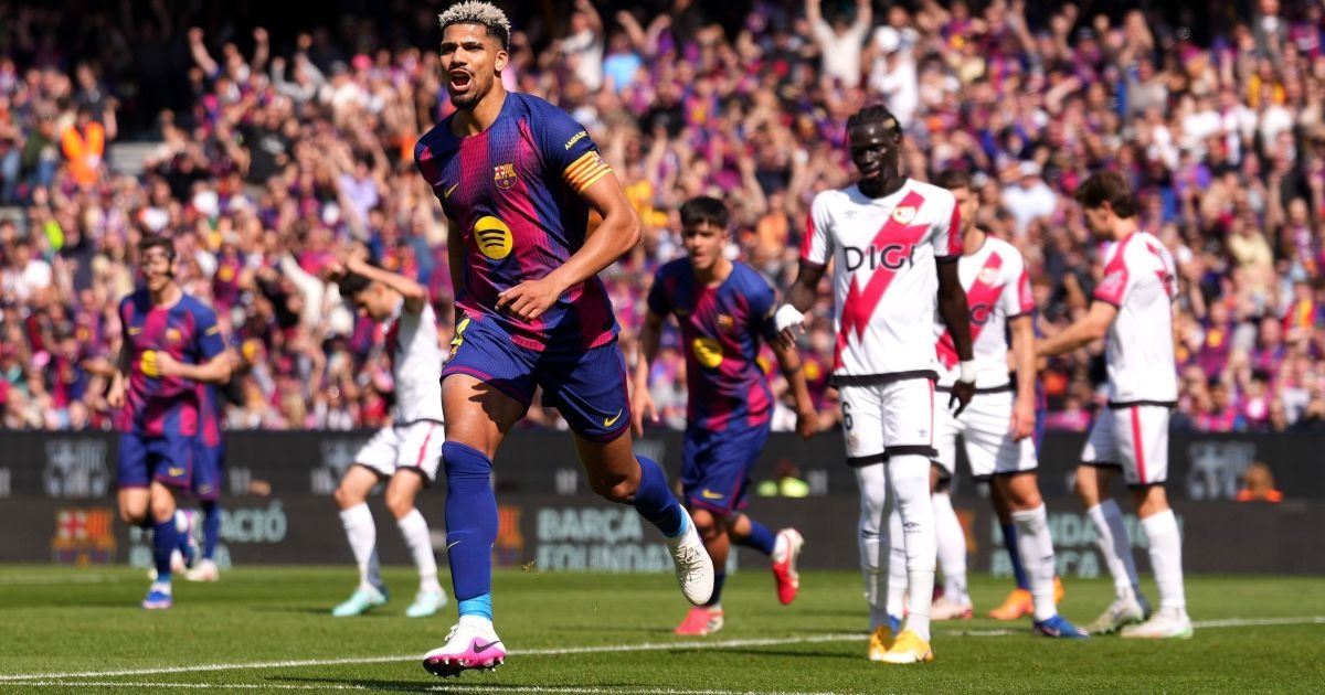 Barcelona Consolida Liderança em LaLiga com Vitória Estratégica e Homenagem ao Legado de Ronaldinho Gaúcho