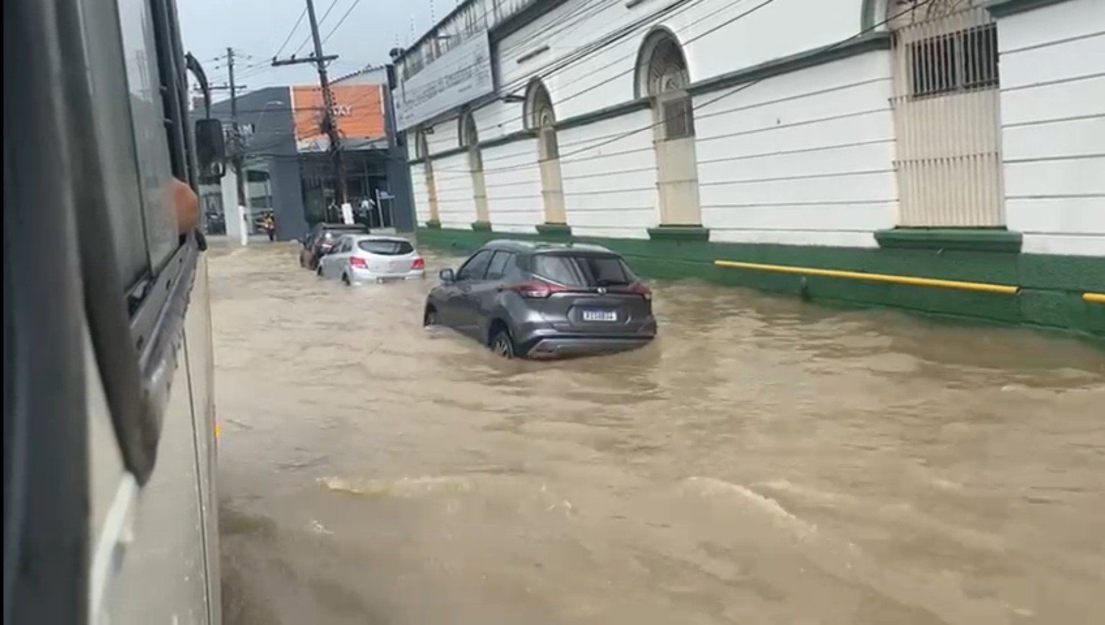 Belém tem vias interditadas por causa da maré alta e chuvas fortes até domingo, 8; veja quais