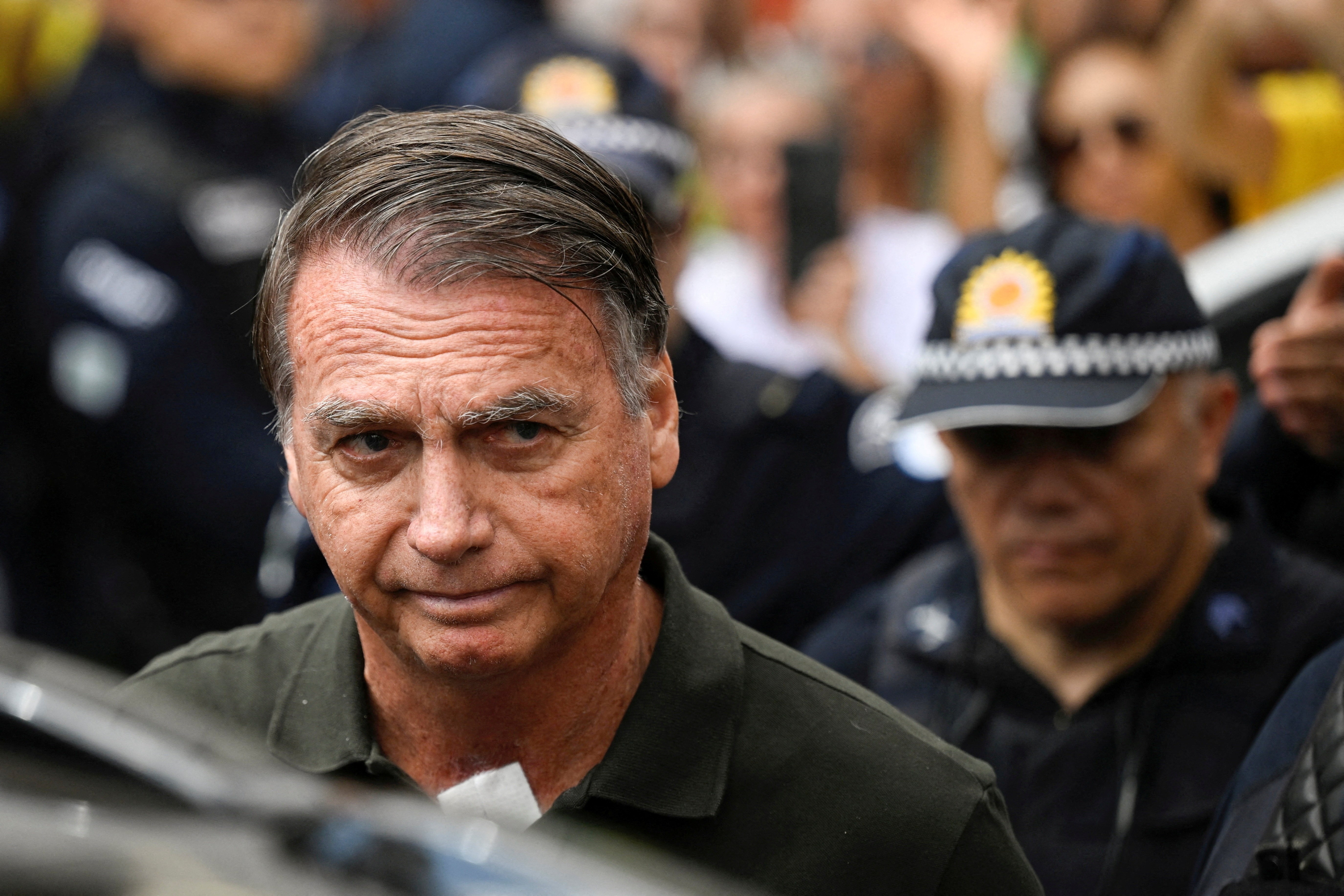 Saúde de Bolsonaro e o Xadrez Político: Implicações de uma Internação Sem Previsão de Alta
