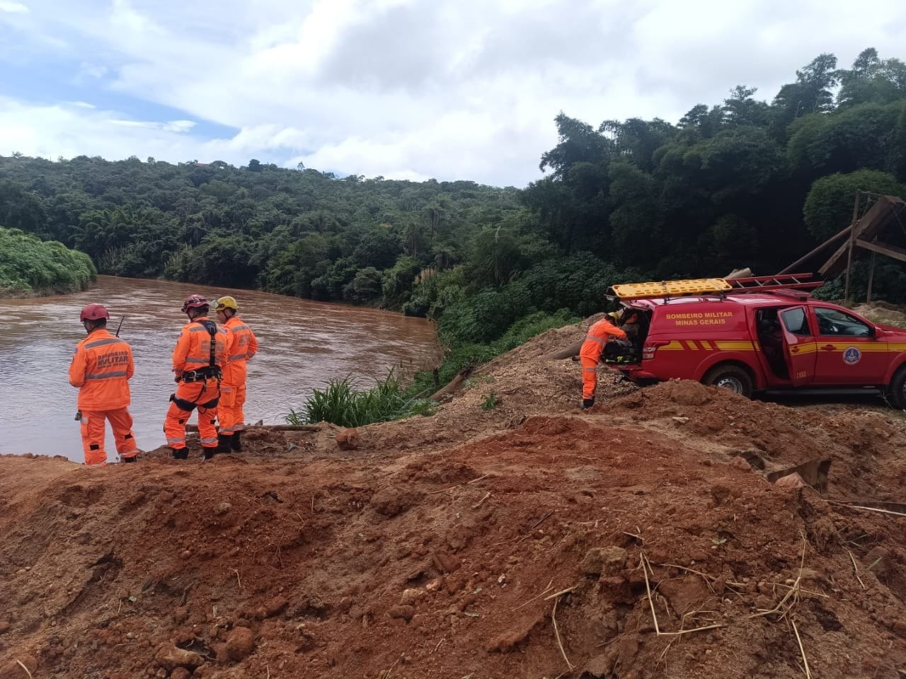 Corpo Encontrado no Rio das Velhas: O Alerta Ignorado da Infraestrutura e Gestão Hídrica na Grande BH