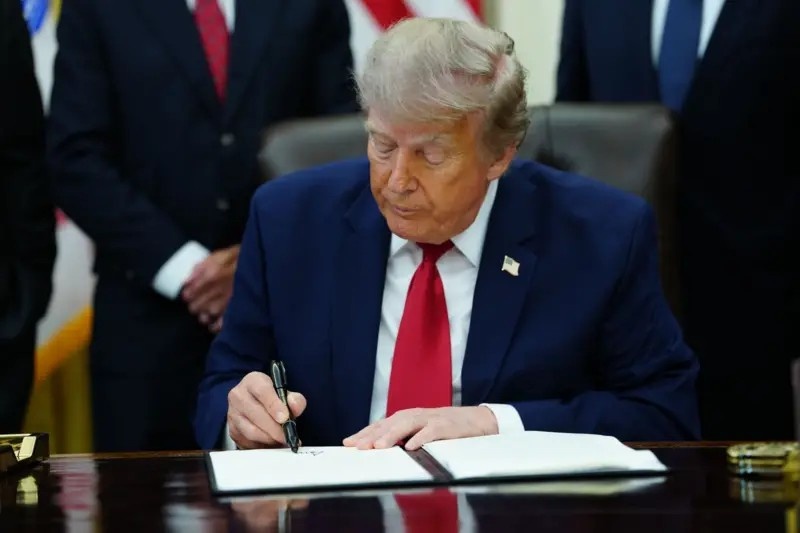 Tarifaço Americano: Brasil sob a Lupa de Washington e o Risco de uma Nova Ordem Comercial