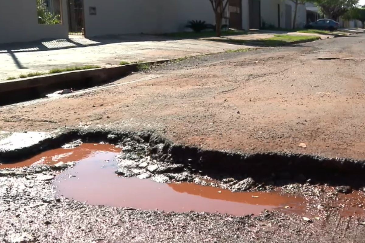 Crise do Asfalto em Campo Grande: Mais que Buracos, um Desafio Multifacetado à Segurança e Economia Local