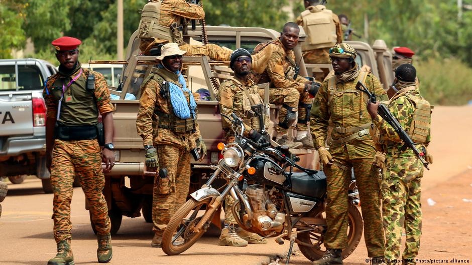 Burkina Faso: Relatório Chocante Revela Militares Responsáveis por Mais Mortes Civis que Jihadistas
