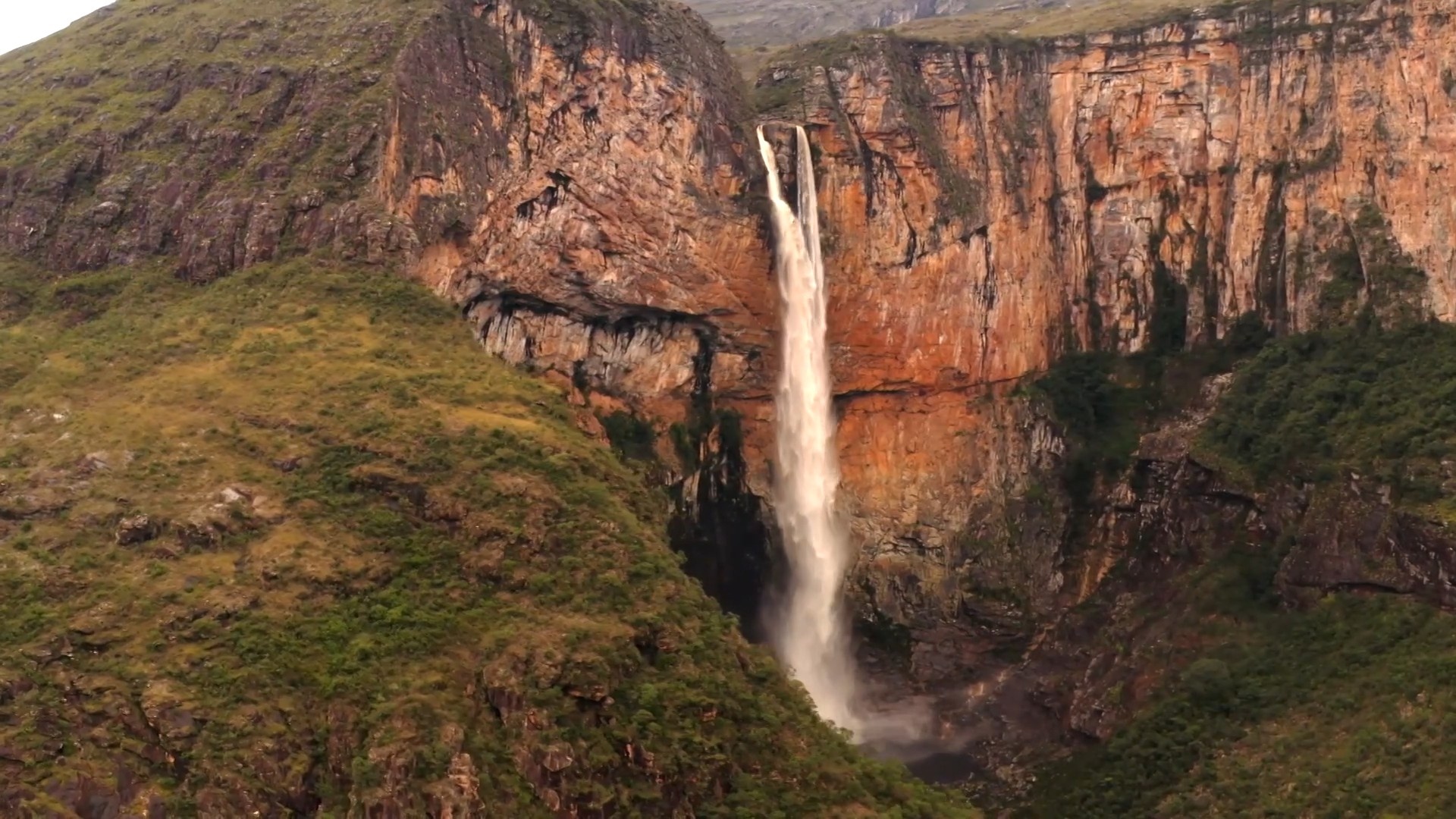 Reabertura da Cachoeira do Tabuleiro: O Renascimento Econômico e a Virada de Chave para o Turismo Mineiro