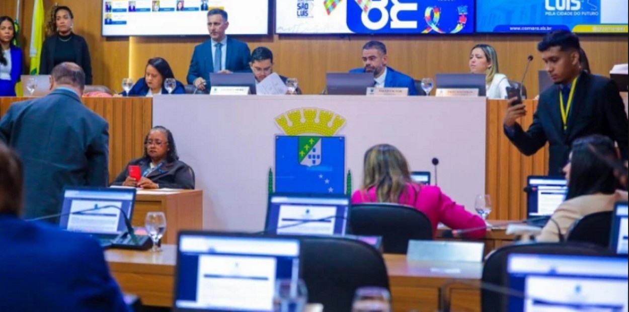 São Luís Promulga Lei que Restringe Acesso de Mulheres Trans a Banheiros Femininos