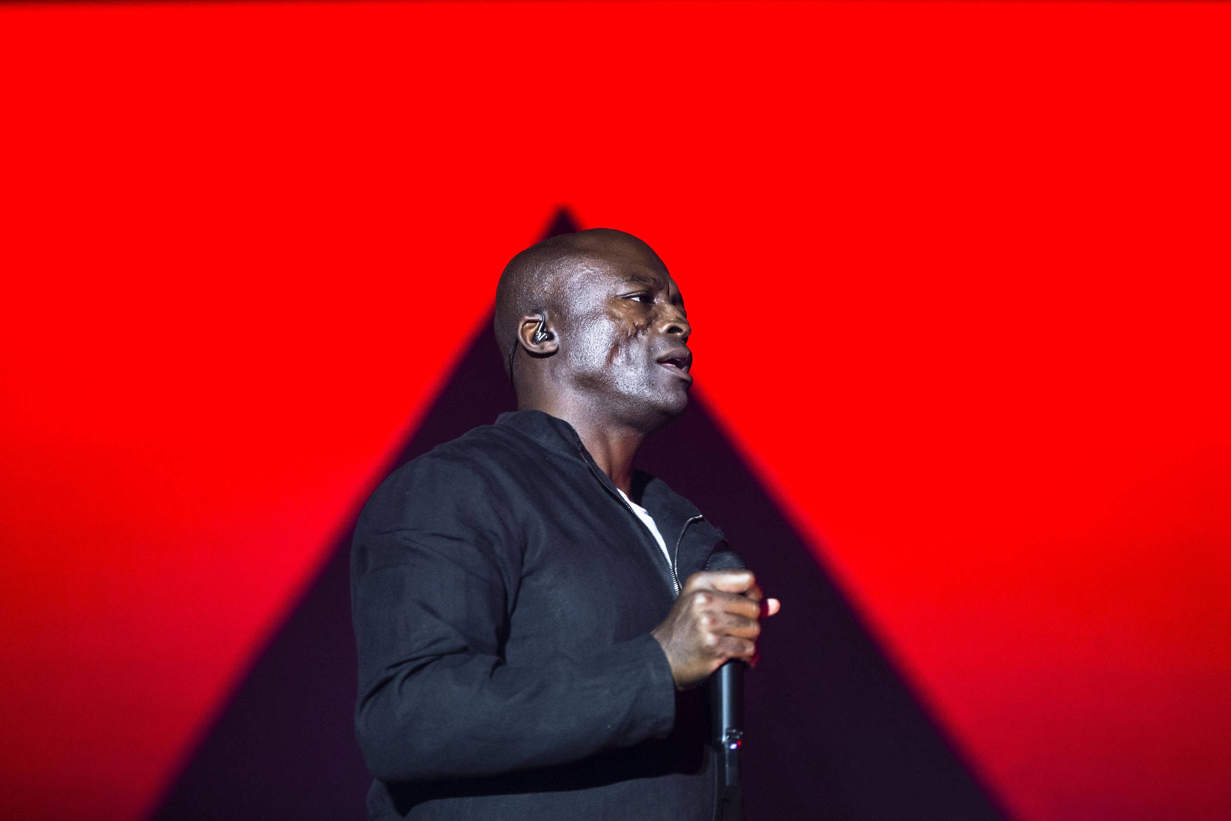 O Retorno de Seal ao Brasil: Mais do que Música, um Espelho de Tendências Globais