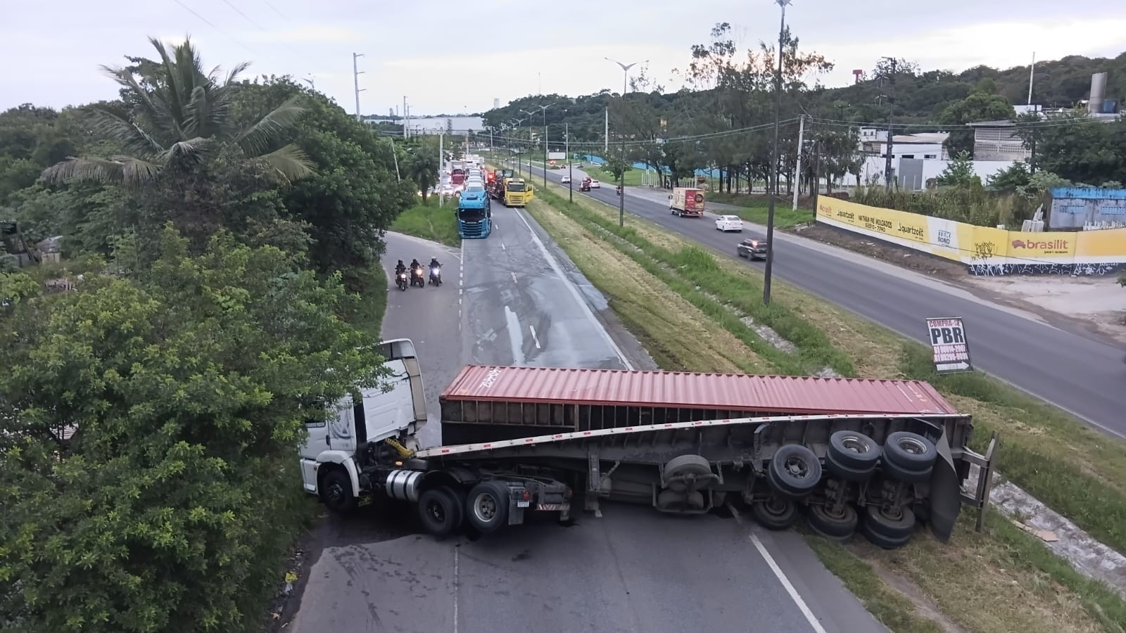 BR-101 em Paulista: Acidente Revela Desafios Críticos para a Logística e a Segurança do Grande Recife