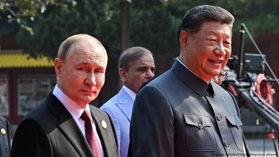 China no Centro da Reconfiguração Global: A Visita de Putin e o Eixo de Poder do Século XXI
