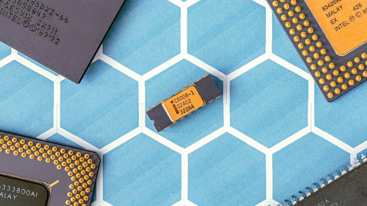 Queda Brutal em Chips de Memória Contradiz Otimismo na Era da IA