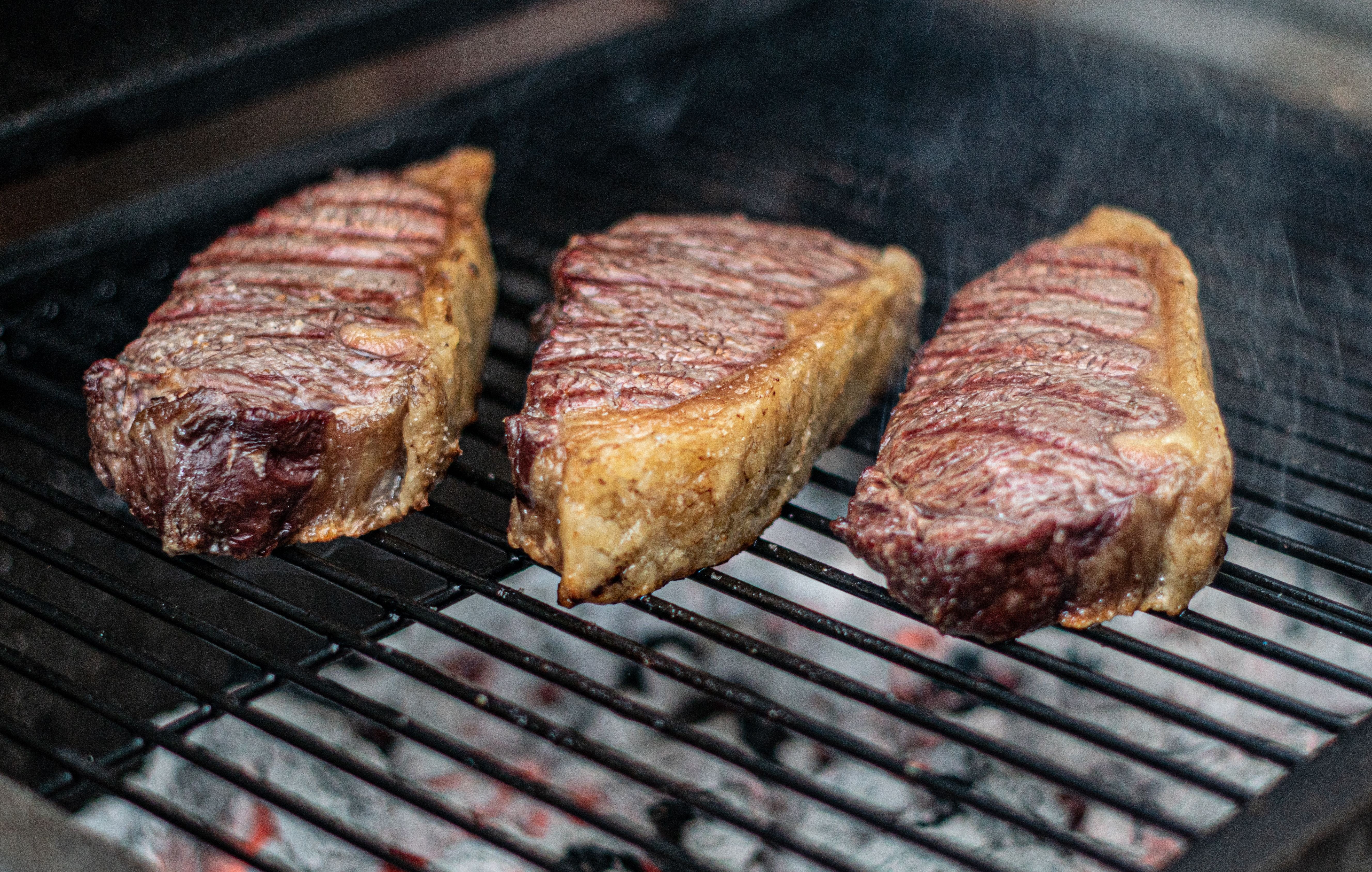 A Carne Bovina Sobe, o Churrasco Azeda: Entenda a Complexa Dança entre Exportação e Seu Bolso