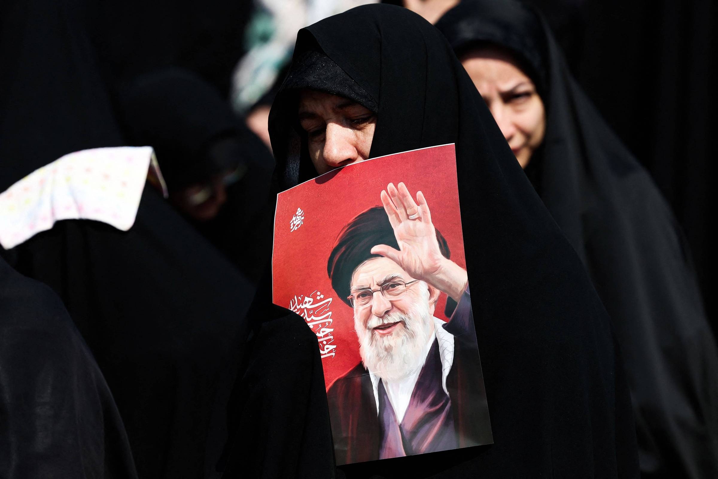 Acelerando a Sucessão no Irã: O Xadrez Geopolítico e a Instabilidade em Cadeia