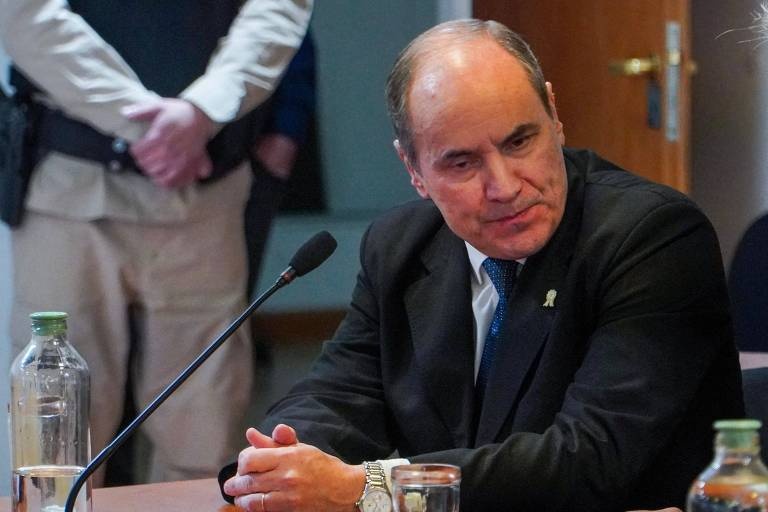 Justiça Argentina Condena Comandante por Naufrágio do ARA San Juan: Um Precedente para a Responsabilidade Militar na América Latina
