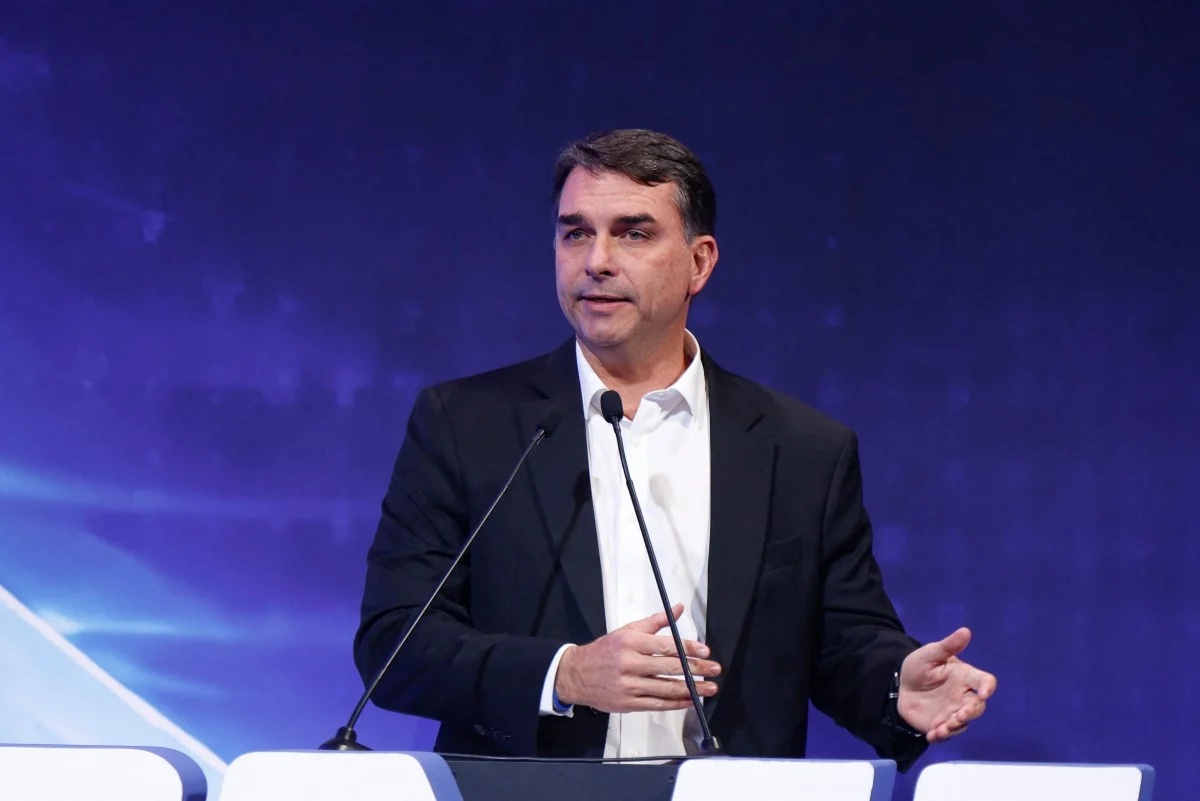 A Ruptura Democrática: Desinformação e o Desafio ao Compromisso Eleitoral