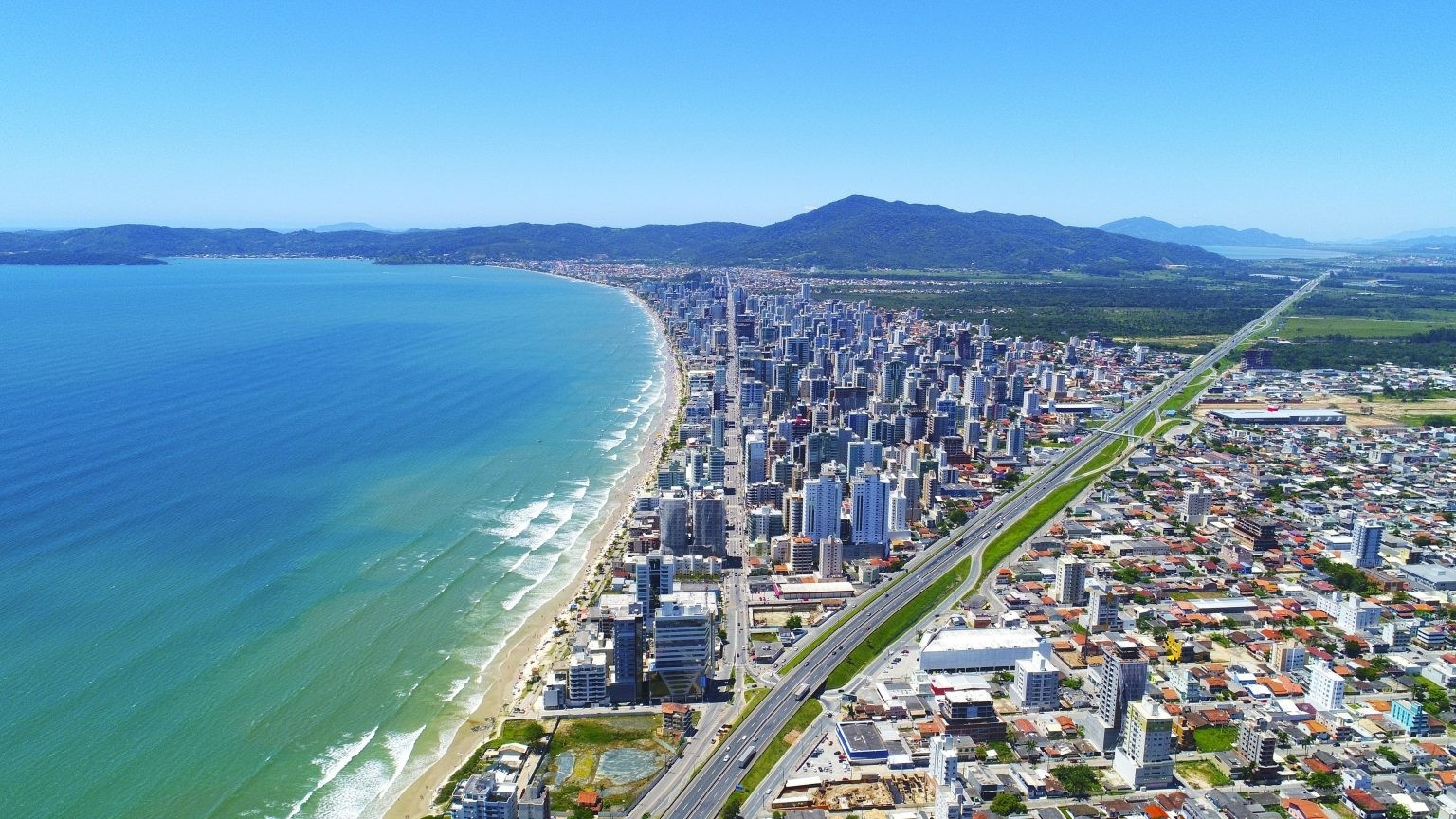 Itapema: R$ 60 Milhões para Recompor a Faixa de Areia e Sustentar o Valor do M² Mais Cobiçado