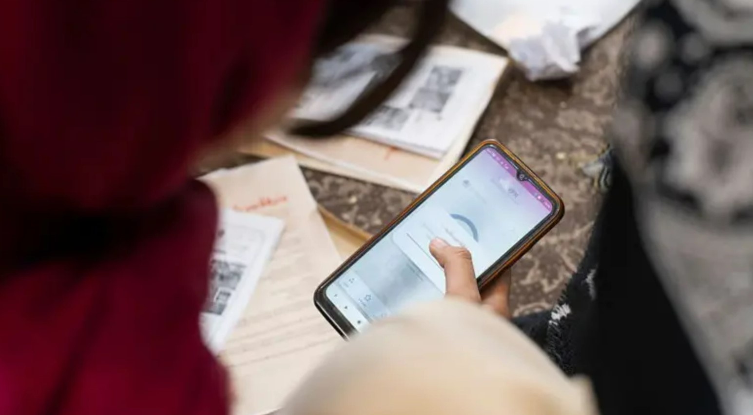 A Resiliência Digital Iraniana: Engenhosidade e o Alto Custo de Manter Conexões em Tempos de Censura