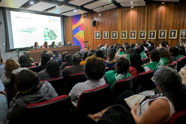 Educação Ambiental: A Estratégia Subestimada Contra a Crise Climática e as Desigualdades Sociais