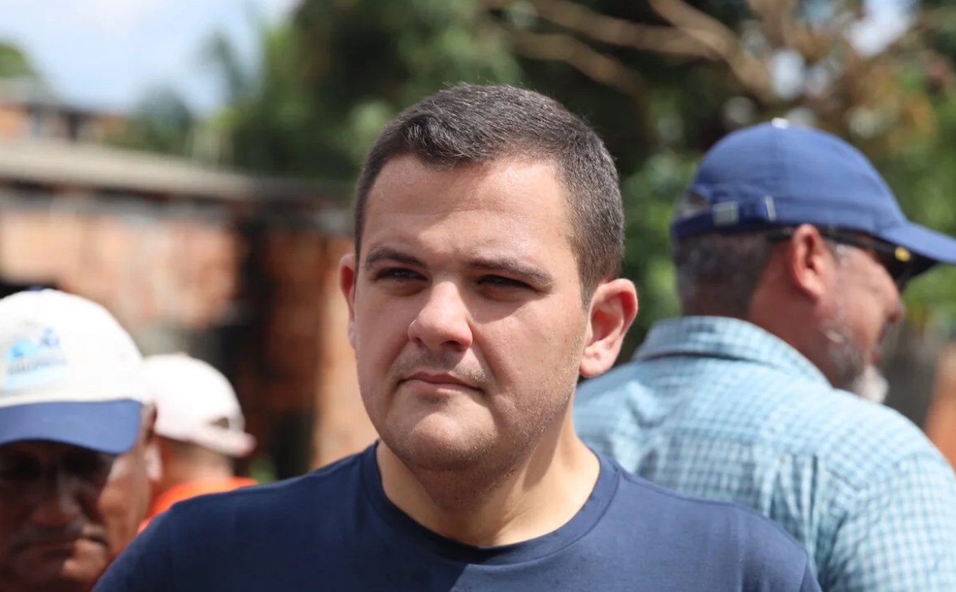 Renato Júnior Assume Prefeitura de Manaus: Os Desafios da Transição em um Cenário de Escrutínio Político