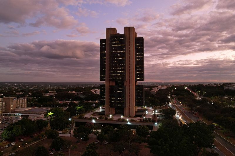Corte da Selic e Incerteza do Copom: A Nova Dinâmica da Economia Brasileira