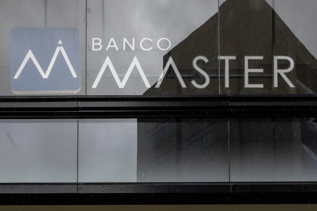 Investigação da PF Detalha Mecanismo de Intermediação Suspeita entre Banco Master e Rioprevidência