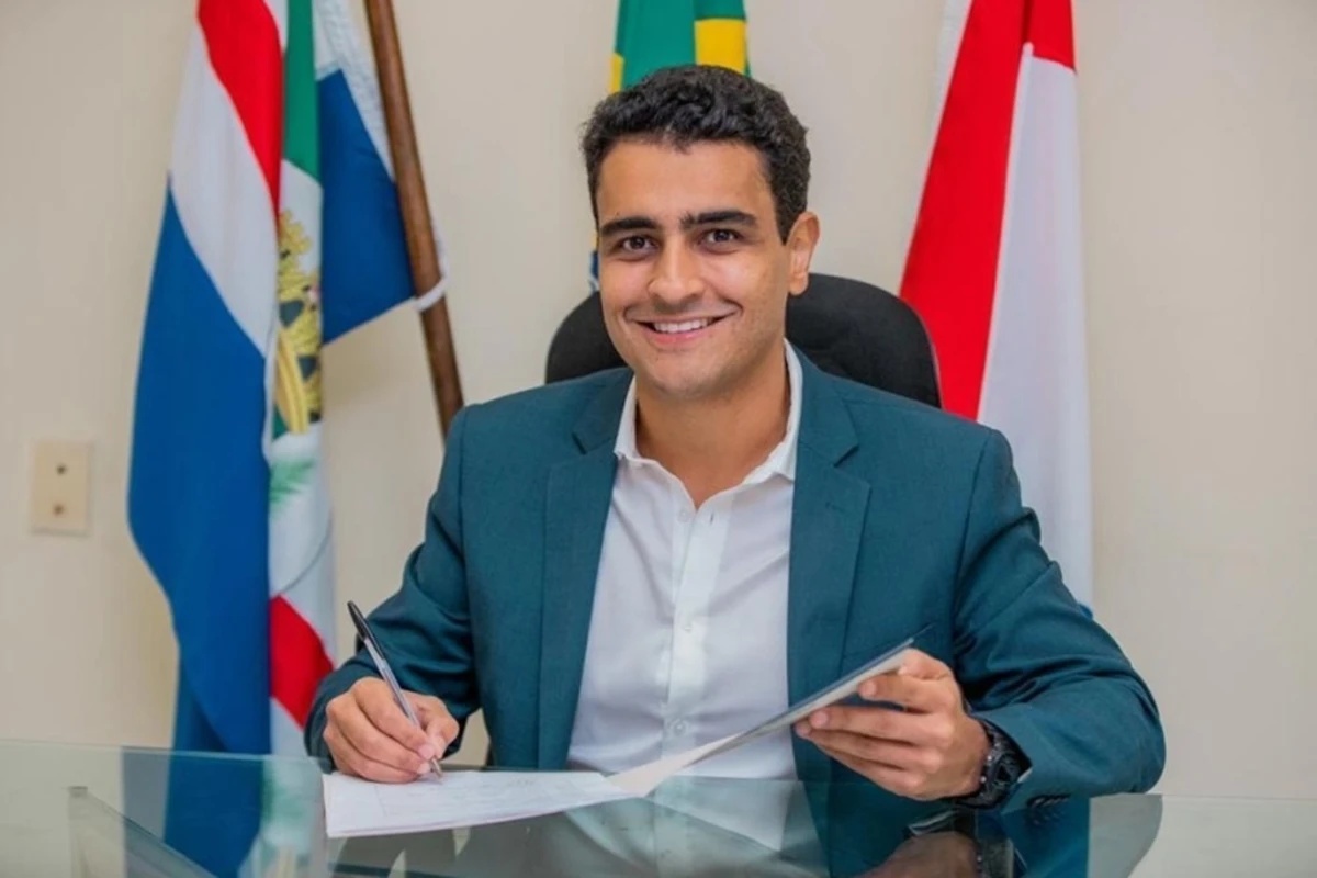 A Virada Estratégica de JHC: Saída do PL para o PSDB Redesenha o Tabuleiro Político Alagoano