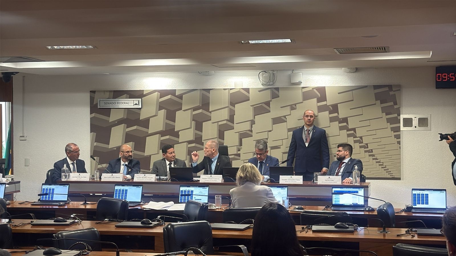 CPI do Crime Organizado: A Quebra de Sigilos e o Desafio da Transparência Financeira no Brasil