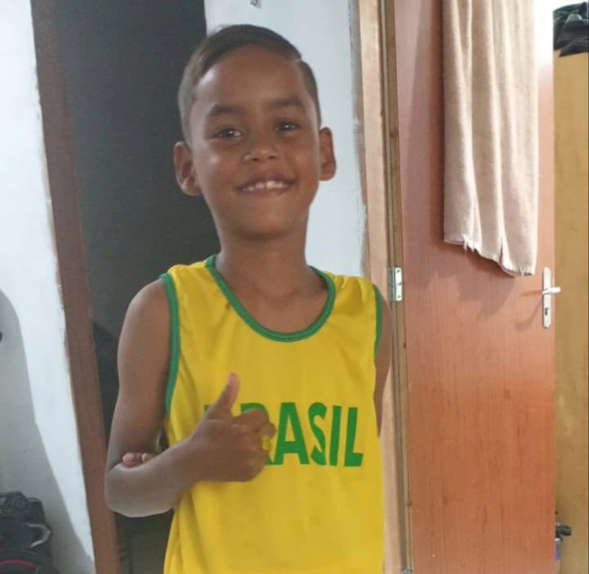 Morte de Criança por Arma em Natal: Tragédia Expõe Falhas Críticas na Segurança Doméstica e Responsabilidade Parental
