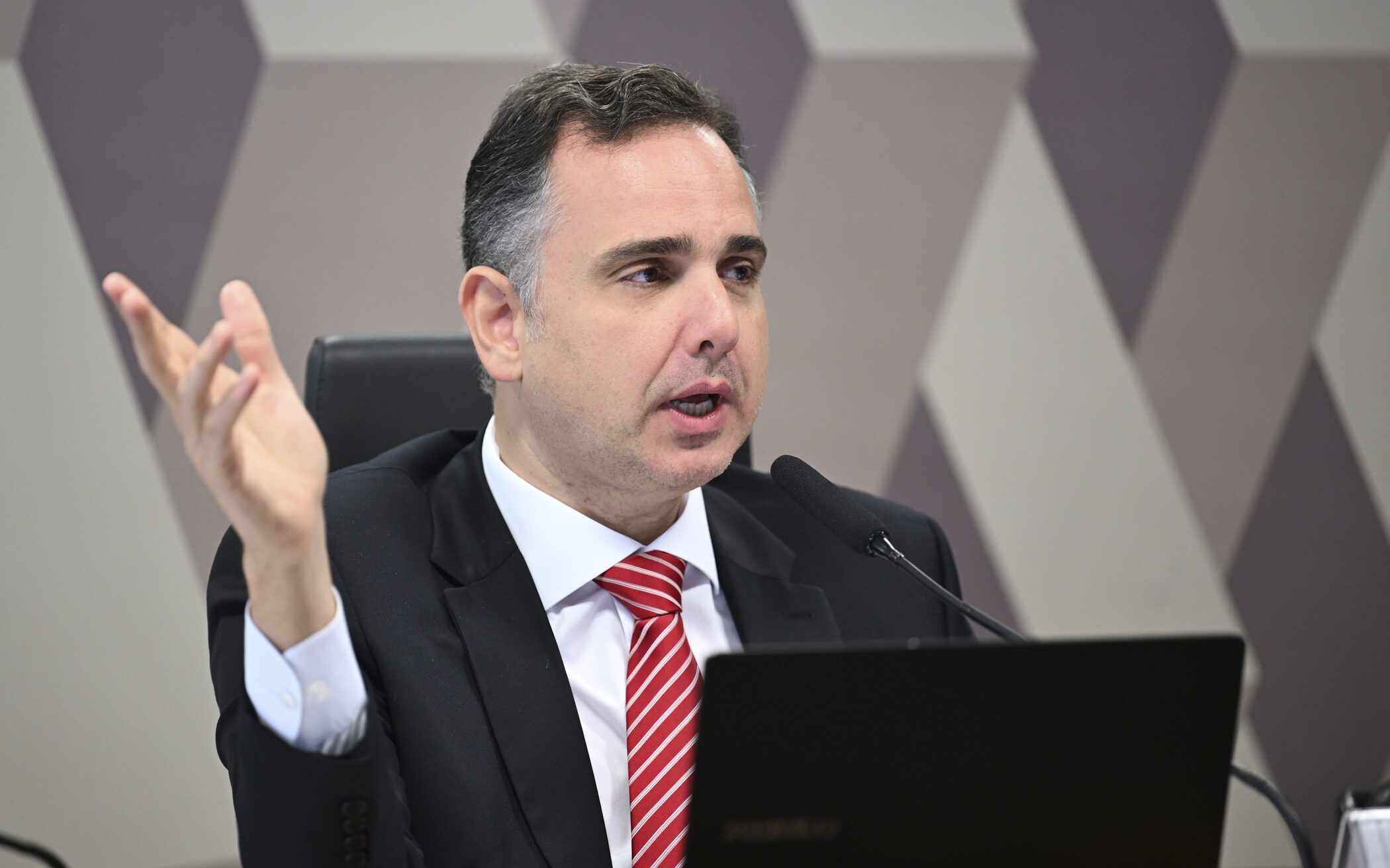 Minas Gerais e a Reconfiguração do Eixo Político: O Papel de Rodrigo Pacheco na Encruzilhada Nacional