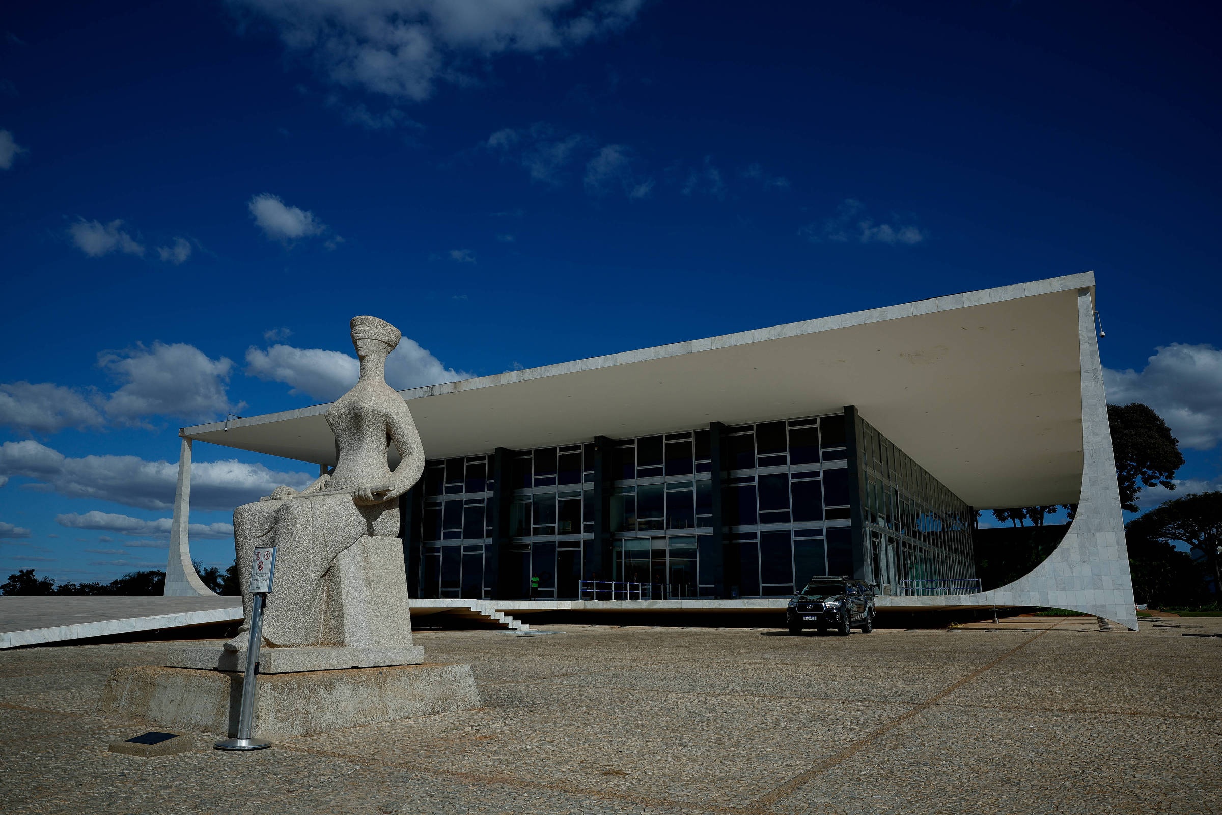 Custo Oculto da Justiça Gratuita: O Desafio da Equidade e Eficiência do Sistema Judicial Brasileiro