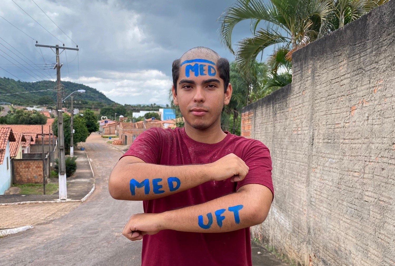 Trajetória de Superação: Análise da Conquista na Medicina da UFT e o Cenário Educacional no TO