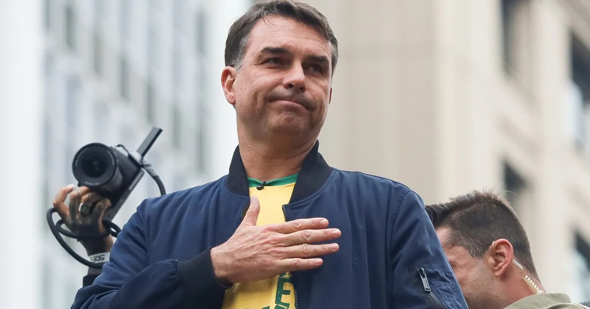 Flávio Bolsonaro lidera cenário de primeiro turno em São paulo